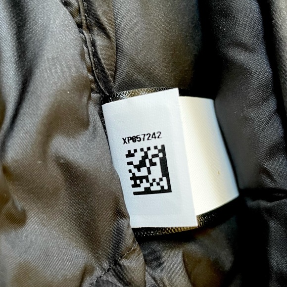 The North Face Women’s Aconcagua Jacket In Black - Picture 6 of 7